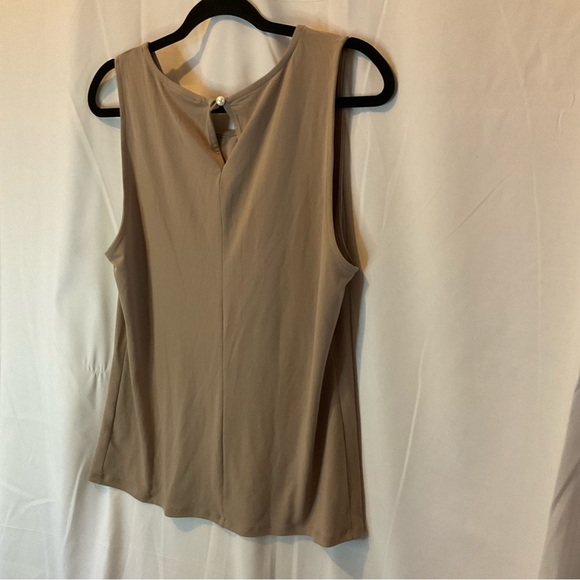Zenana women’s dressy sleeveless pleated front top size XL Tan New with tags - Picture 9 of 11